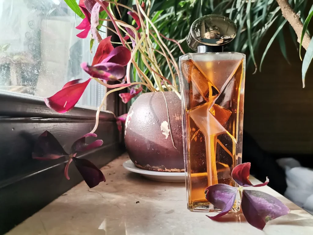 Clandestine Guy Laroche